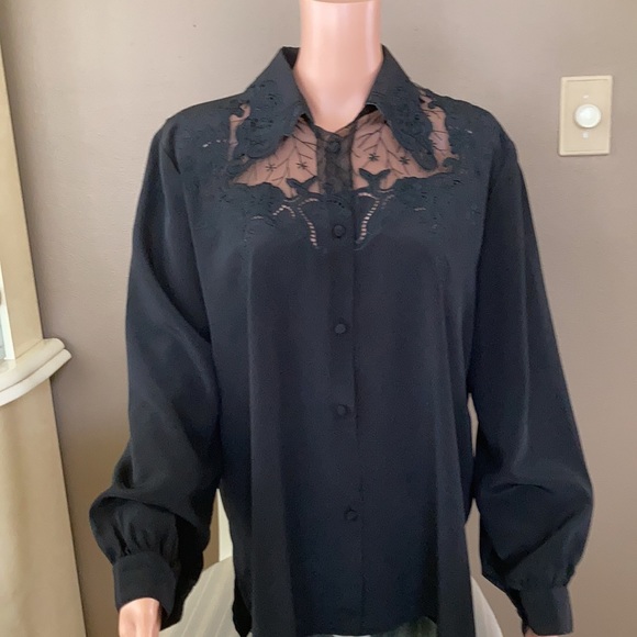 Woman’s blouse size18 Black! - Picture 4 of 5
